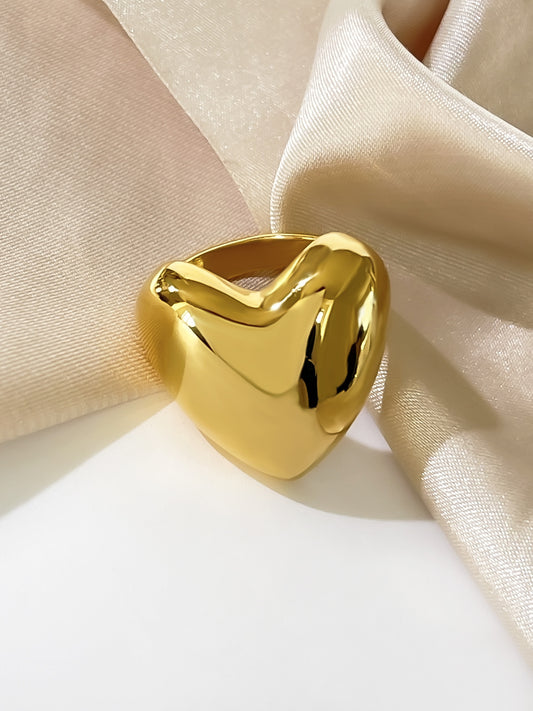 Glossy Love Shape 18K Gold Fashion Ring