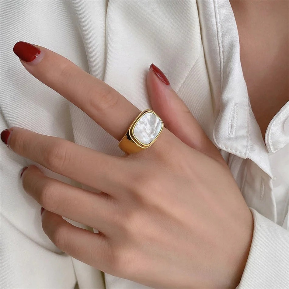 white Stone Fashion Ring